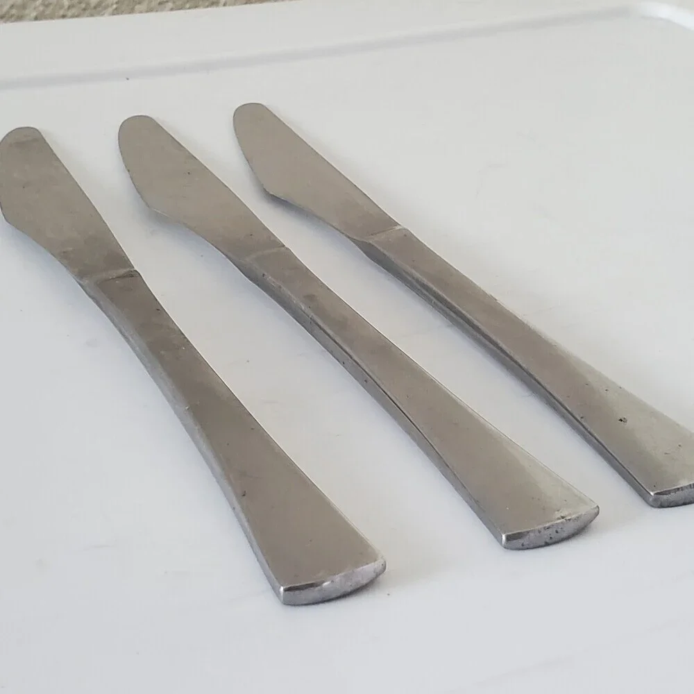 3 Vintage Stainless Steel Dinner Steak Knives One-Piece Japan Serrated Edge